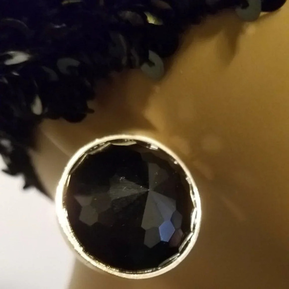 Black/Gold Earring and Necklace Set - Picture 4 of 6